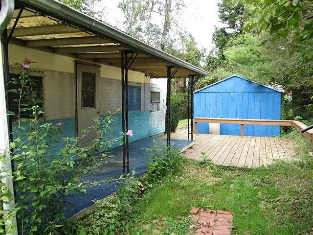 1525 Fetty Ave photo 1