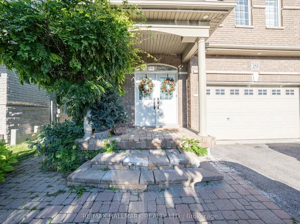 388 Kwapis Blvd, Newmarket, ON L3X 3H4