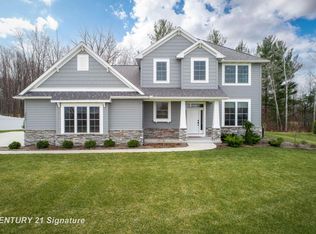 3042 Hidden Meadows Dr, Midland, MI 48642