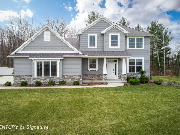 3042 Hidden Meadows Dr, Midland, MI 48642