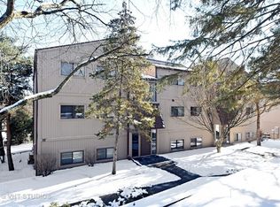 52 Oak Hill Colony APT 11, Fox Lake, IL 60020