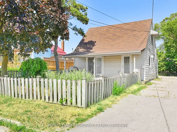 61 Delaney St, Quinte West, ON K8V 4L7