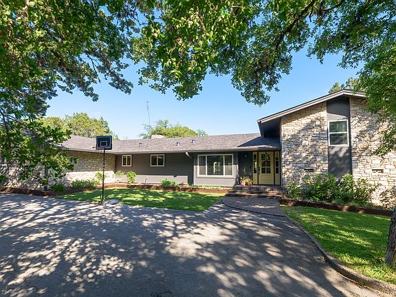 2nd image of 948 Encino Dr