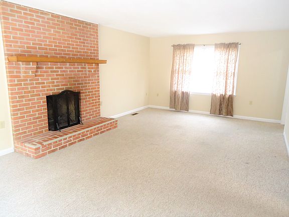 2nd image of 128 Nightingale Ave