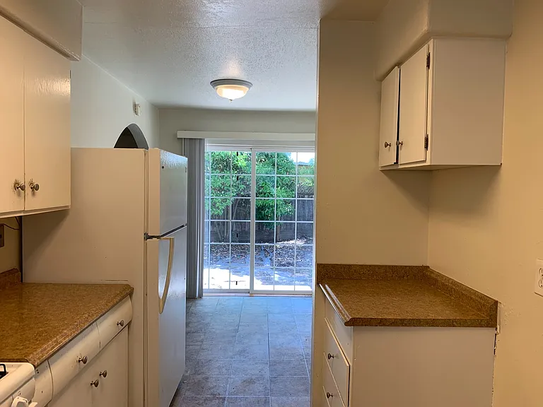 301 Arlen Dr — Photo 4