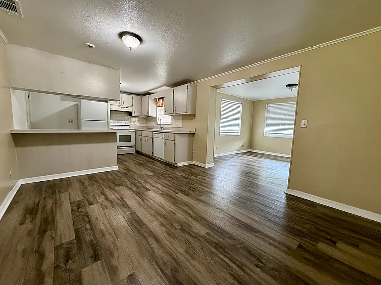 1809 Richter Ln — Photo 11