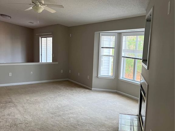 3rd image of 4132 Breezewood Dr