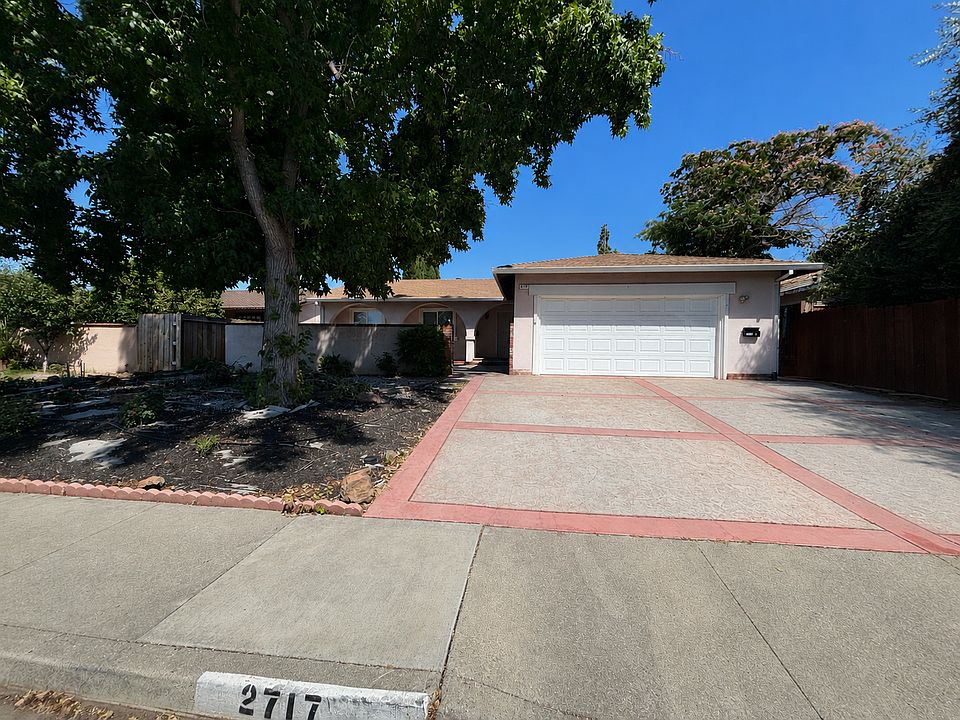 1st image of 2717 Entrada Cir