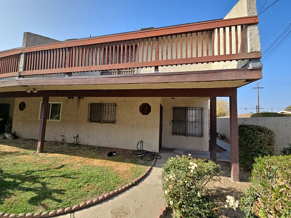 2nd image of 3818 Duefee Ave #101