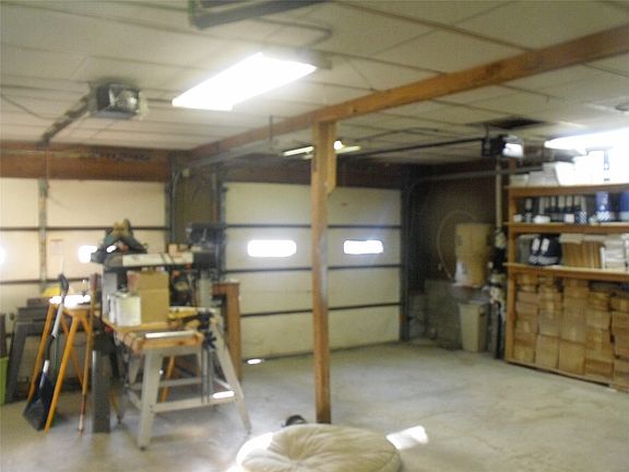 5th image of 290 Attwood Pl