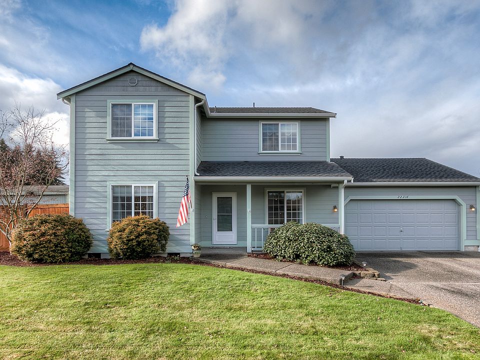 Gorgeous home on 1/2 acre 