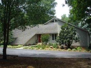 114 Zackwood Ln, Hodges, SC 29653