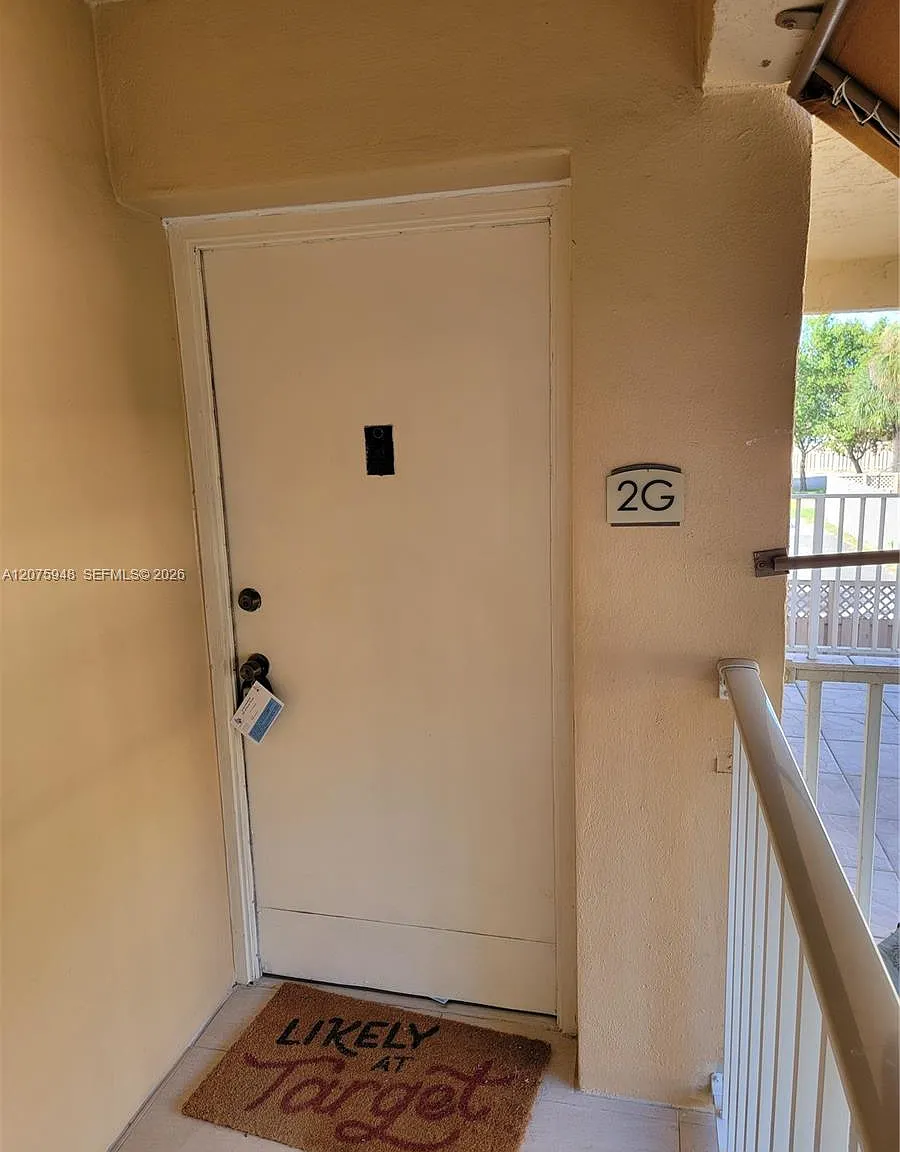 Doral Gardens Condo — Photo 2
