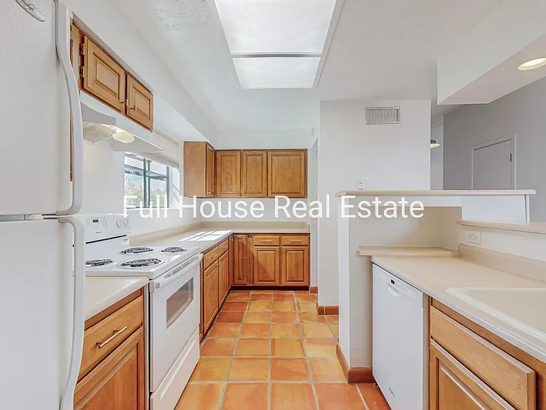 876 Tramway Lane Ct NE — Photo 10