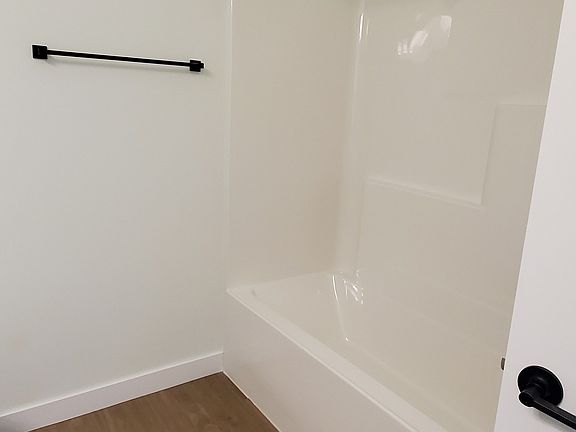 3rd image of 1228 Wisteria Ln