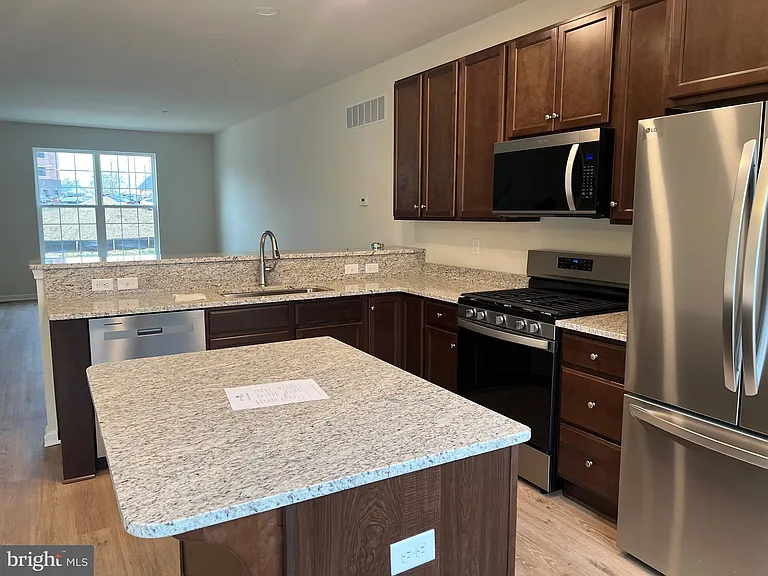 116 Waywood Dr — Photo 6