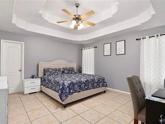 4th image of 752 Hernandez Dr