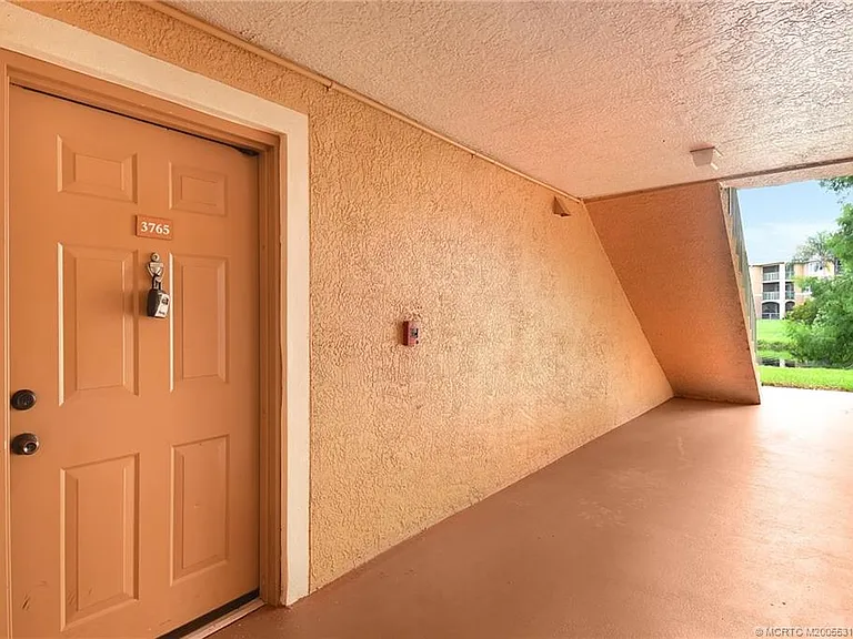 3765 NW Mediterranean Ln — Photo 3