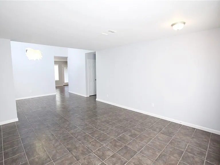 1314 Garden Path Dr — Photo 6
