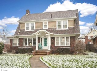 1119 Chestnut Blvd, Cuyahoga Falls, OH 44223