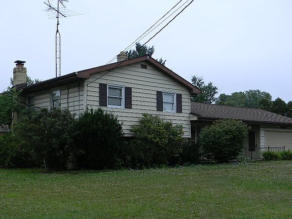 3rd image of 3066 Lynwood Dr NW