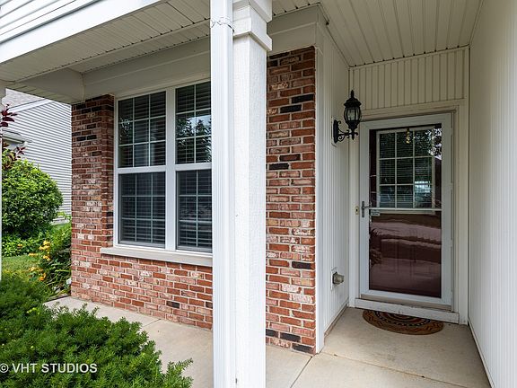 3rd image of 14289 Newport Cir