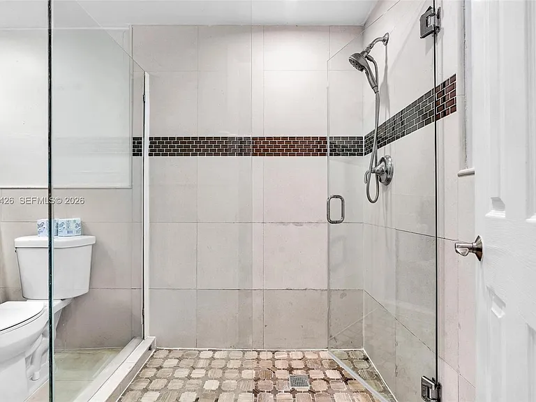 10004 E Bay Harbor Dr #3 — Photo 15