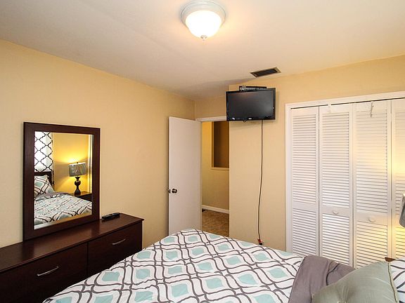 4th image of 840 Cape Coral Pkwy W #2