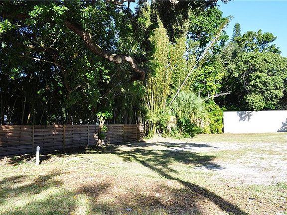5th image of 1803 Robinhood St