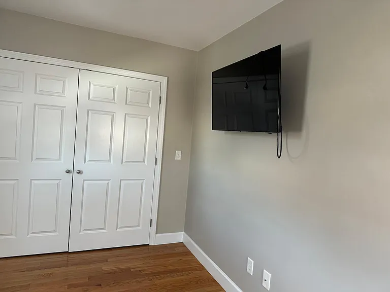 297 Bainbridge St — Photo 11