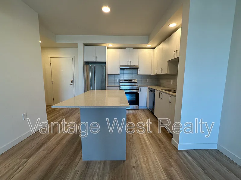 1 bed, 1.0 bath, $1,750 — Photo 2