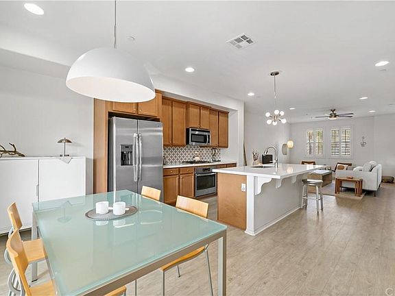 3rd image of 40884 Lacroix Ave