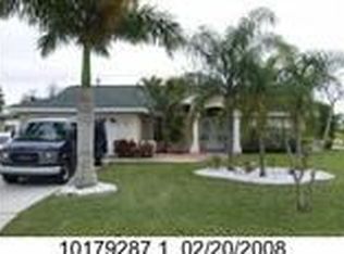 902 SE 26th Ter, Cape Coral, FL 33904