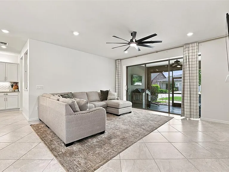 12846 Payton St — Photo 17