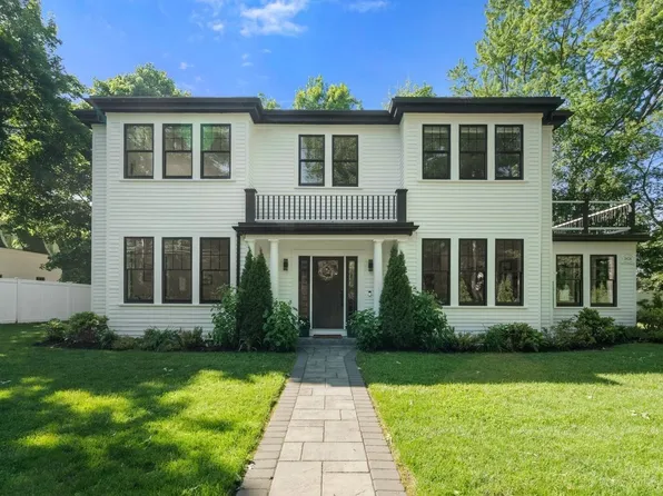 283 Walnut St, Wellesley, MA 02481