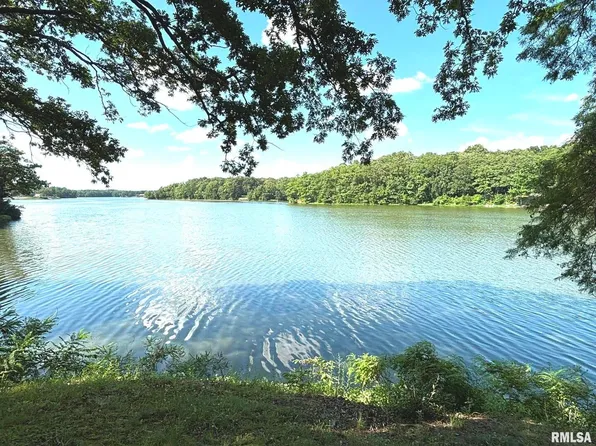 3339 Levee Rd, Centralia, IL 62801