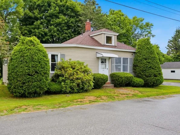 37 Buckley Street, Lewiston, ME 04240