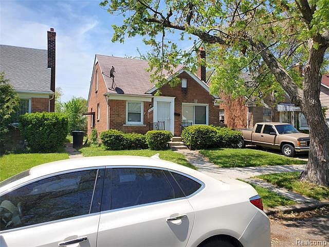 2nd image of 6765 Longacre St