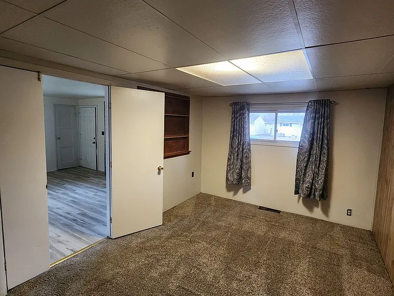 1426 Kearney Ave — Photo 7