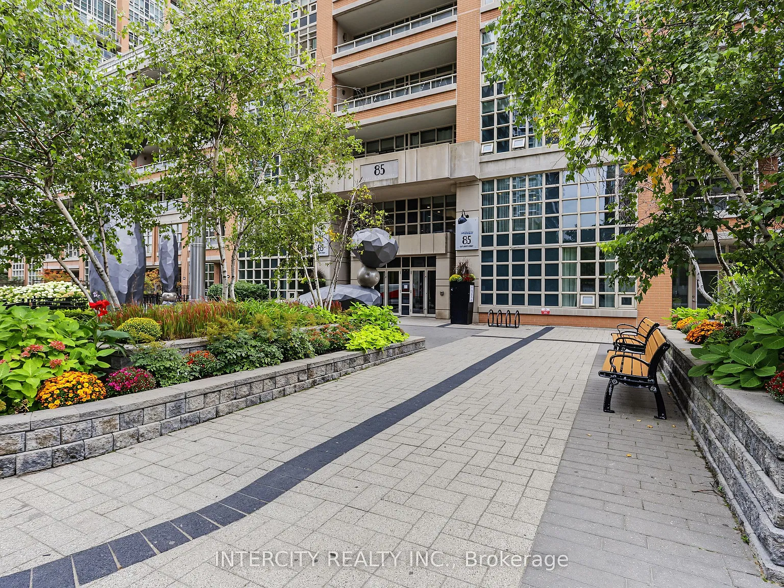 85 E Liberty St — Photo 3