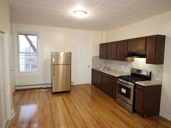 3rd image of 7 Saint Pauls Ave