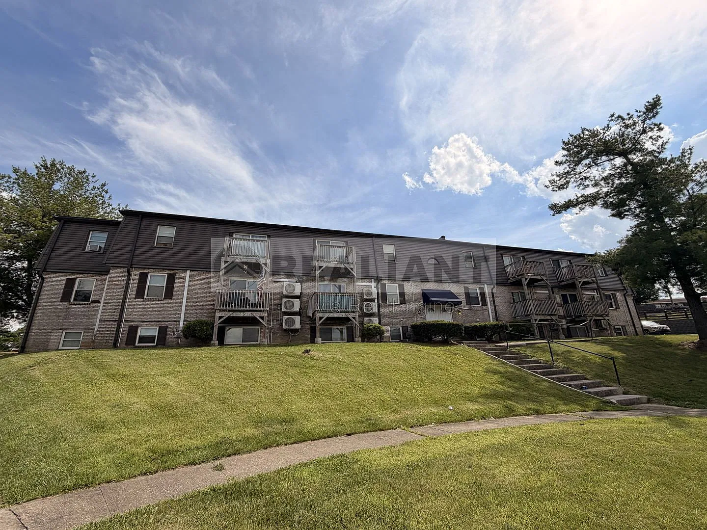 2 bed, 1.5 bath, 900 sqft, $925 — Photo 3