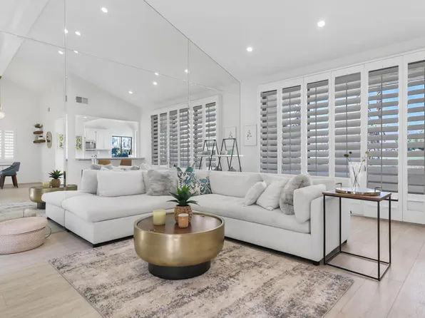 31 Blue River Dr, Palm Desert, CA 92211