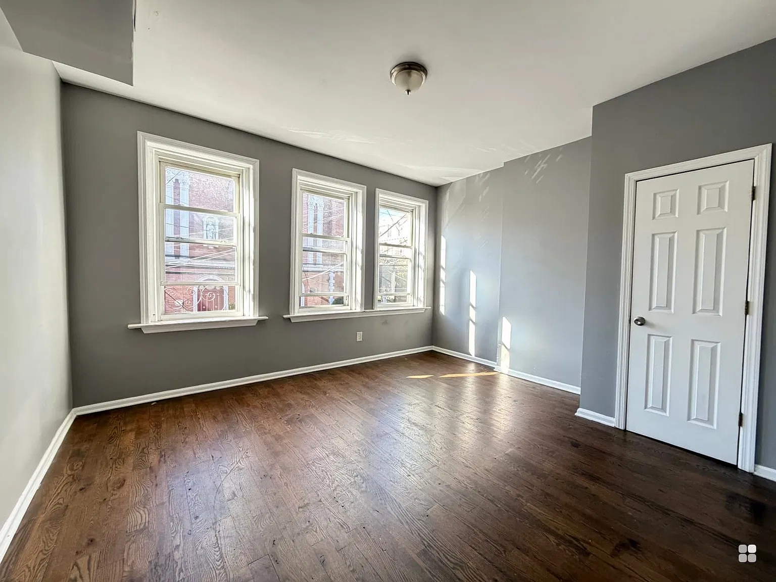 2 bed, 800 sqft, $1,850 — Photo 2