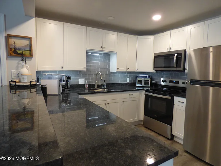 1 Osborne Pl #44-SEA — Photo 2