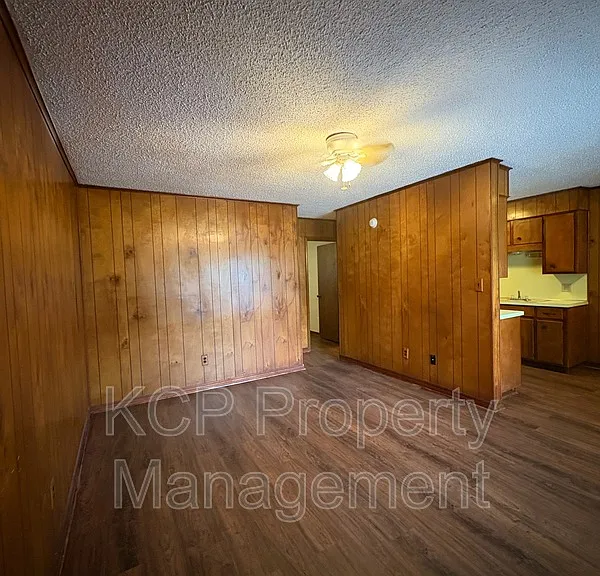 1007 Cedar St #2 — Photo 2