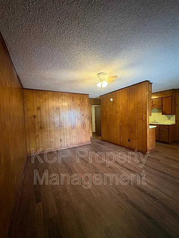 Building Photo - 1007 Cedar St #2