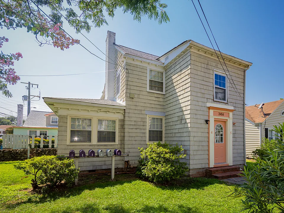 2414 Arctic Ave #4