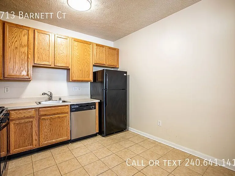 1713 Barnett Ct — Photo 10