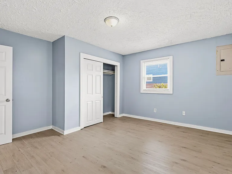 2061 Bellefontaine St — Photo 15
